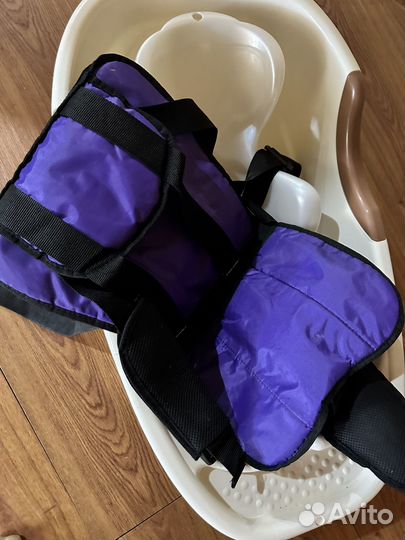 Детское автокресло и ванная детска