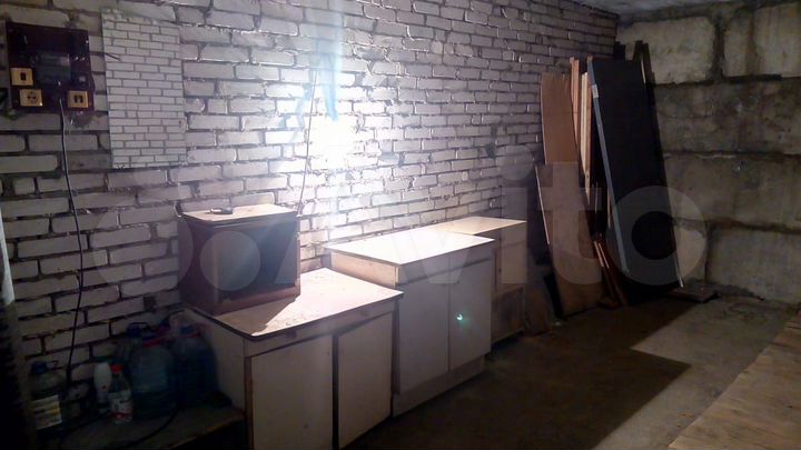 Гараж, > 30 м²