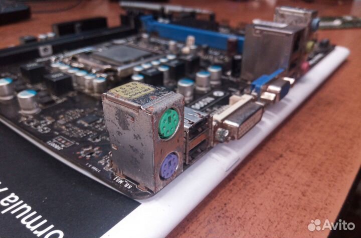 Материнская плата с процессором и памятью