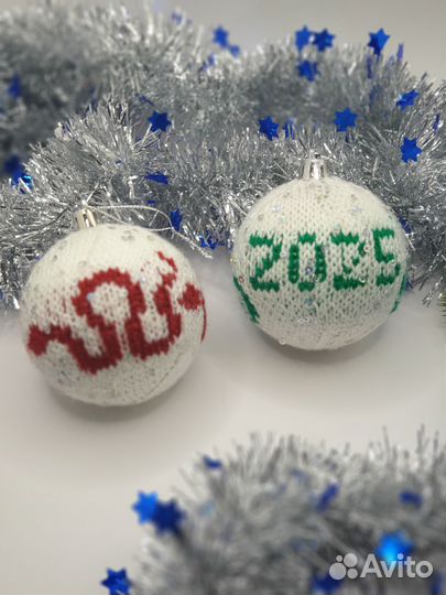 Елочный шар вязаный
