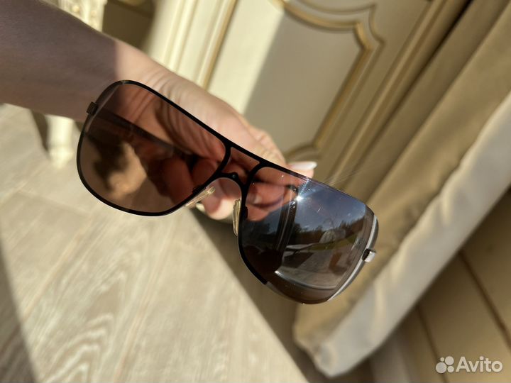 Солнцезащитные очки брендовые