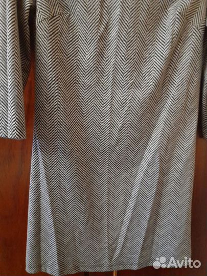 Платье женское 42 44 размер в отличном состоянии