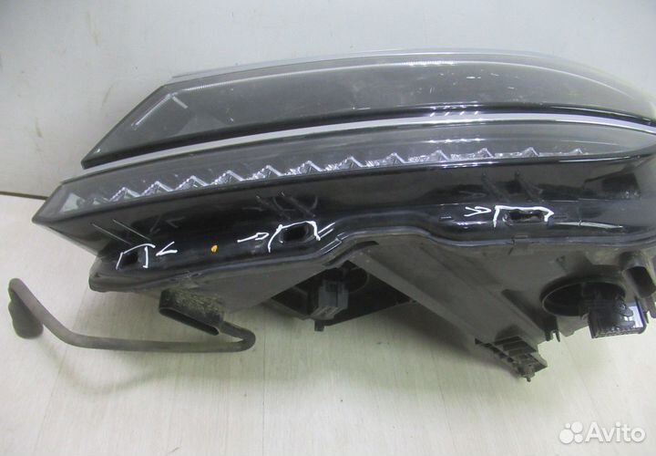 Фара левая Volkswagen Tiguan 2 LED oem 5nb941081a