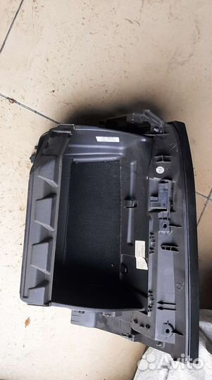 Ford Focus 3 бардачок