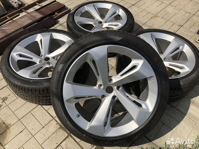 Колеса Bentley Bentayga r 22