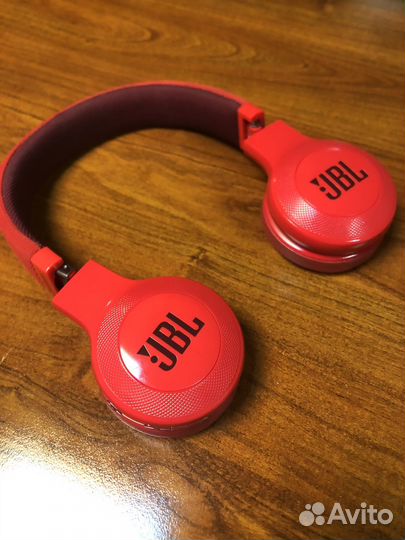 Беспроводные наушники jbl E55bt