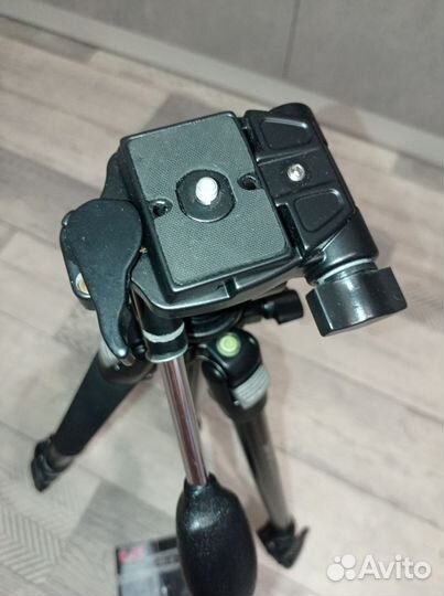 Штатив для фотоаппарата профессиональный