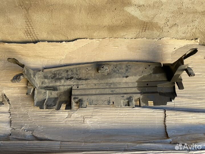 Воздуховод радиатора Mercedes C W204