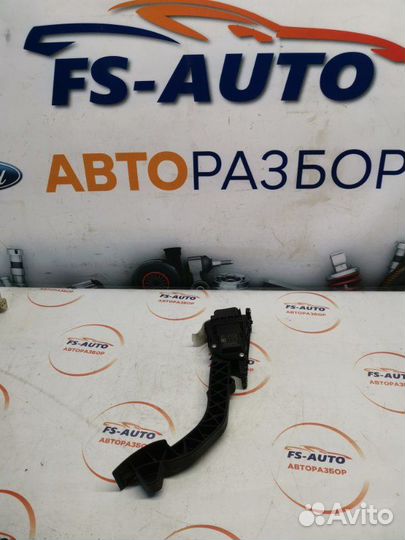 Педаль газа Ford Kuga 1 2.0 дизель G6DG 2010