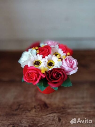 Композиция из мыльных роз