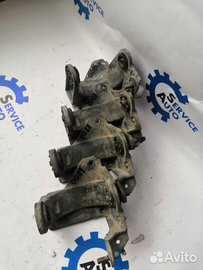 Range Rover Sport 02- Кронштейн коипрессора пневмы