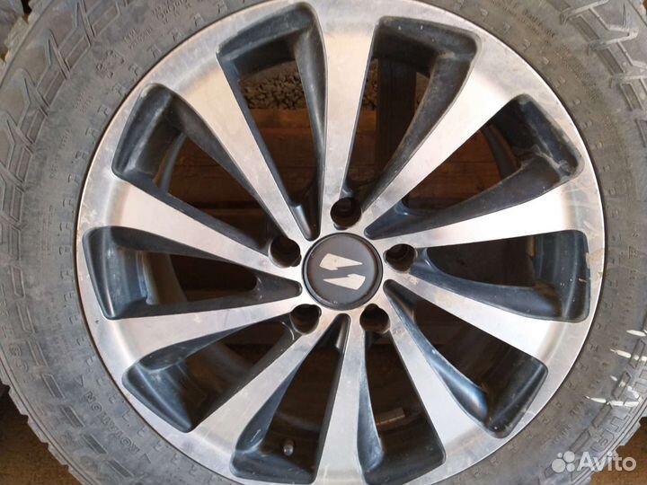 Литые диски r17 5x114 3 с резиной бу