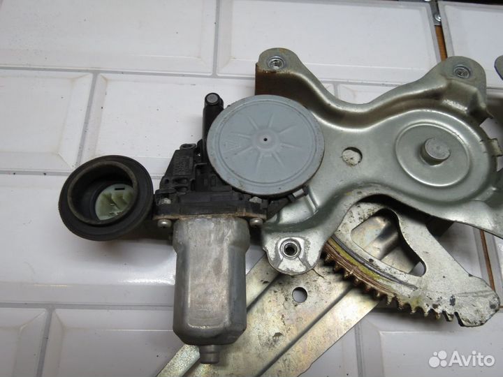 Стеклоподъемник задний Lexus GS 300