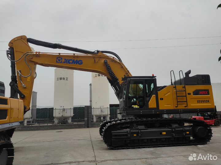 Гусеничный экскаватор XCMG XE690DK, 2023