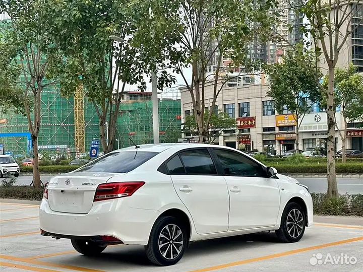 Toyota Yaris 1.5 CVT, 2021, 25 000 км