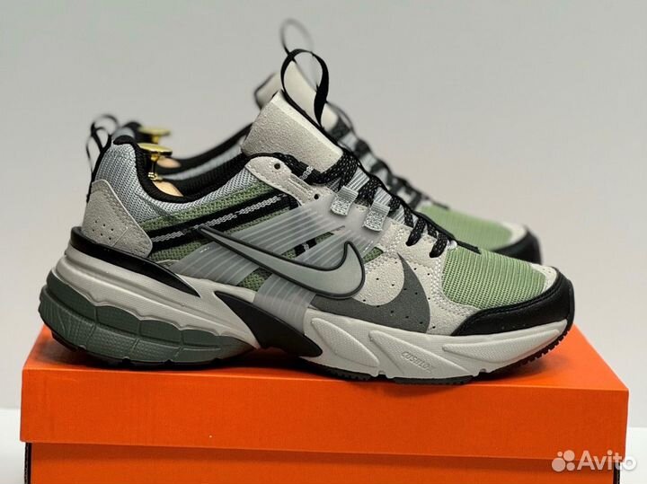 Кроссовки мужские Nike V2K Run