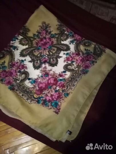 Платок 120 см 120 см новый
