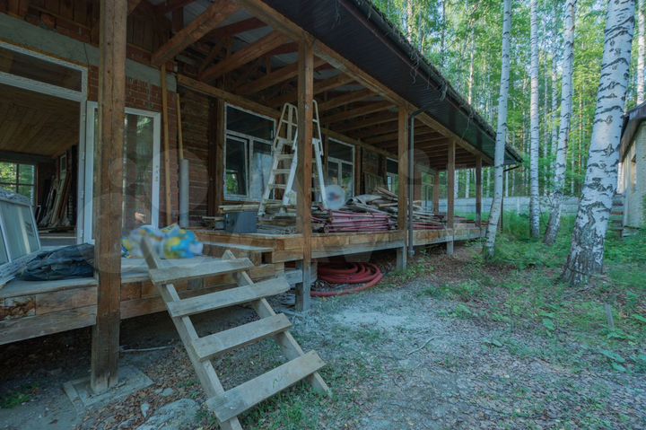 Коттедж 400 м² на участке 4 сот.