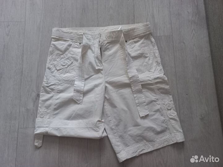 Много разных женских шорт 46 р-р