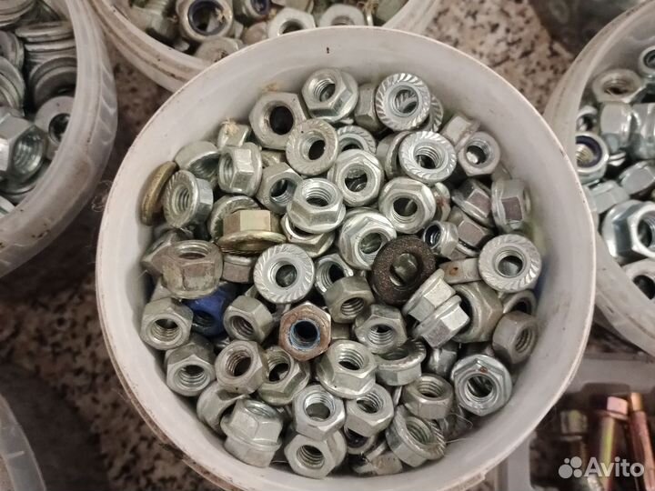 Болты и гайки метизы