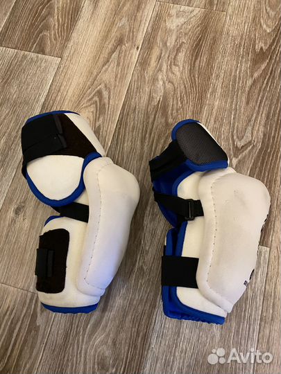 Хоккейная защита локтей