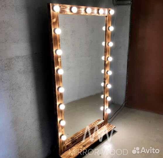 Гримерное зеркало в полный рост на подставке