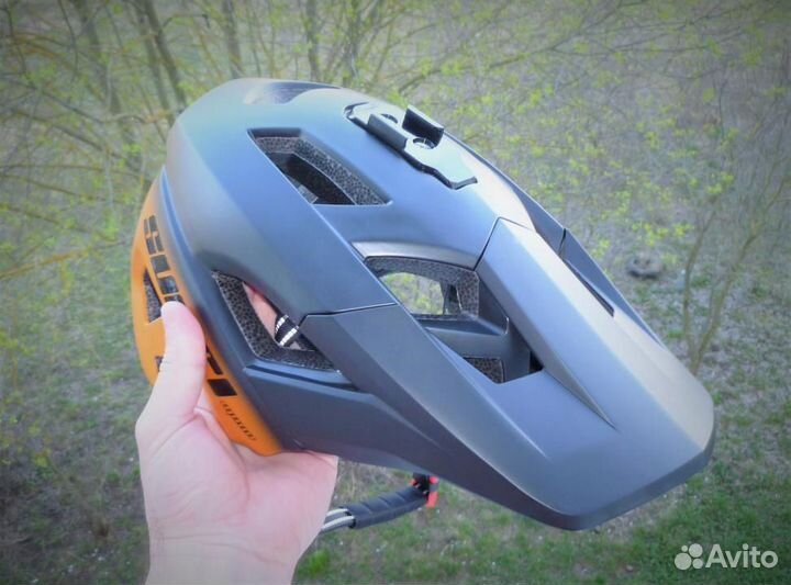 Шлем с креплением и фонарём(Новый)