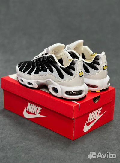 Кроссовки Nike