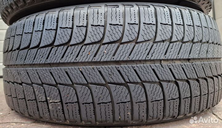 Michelin X-Ice XI3 215/55 R16 97H