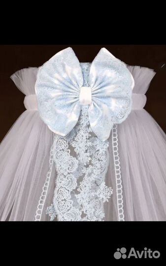 Балдахин в детскую кроватку с кружевом и бантом