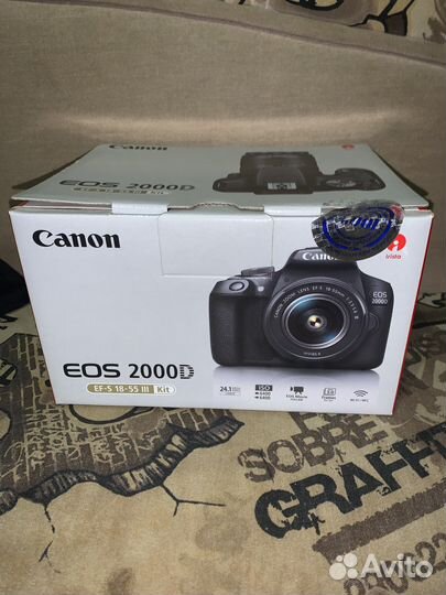 Canon EOS 2000D + EF-S 18-55 lll kit