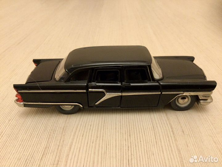 Модель СССР. Чайка газ-13 А15