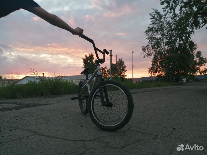 Трюковой велосипед bmx tech team