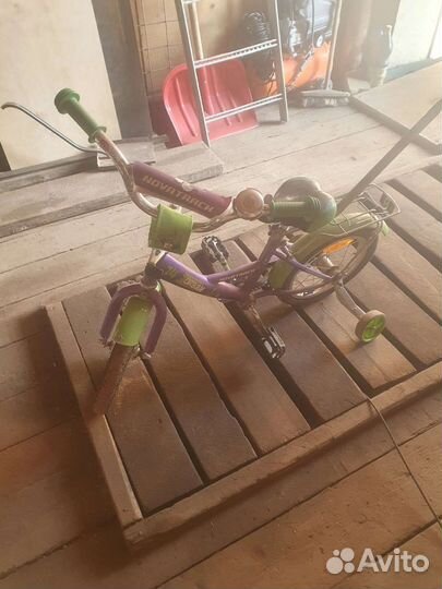 Детский велосипед с ручкой