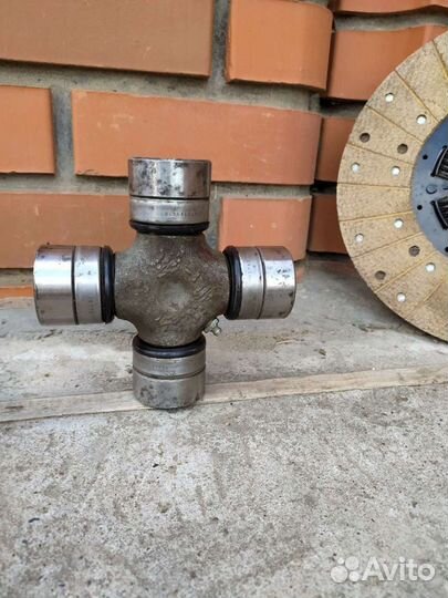 Продаю крестовина для карданный валов для трактора