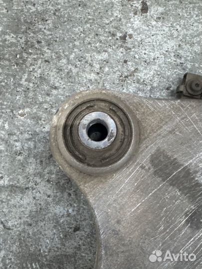 Рычаг подвески нижний передний правый Volvo S60