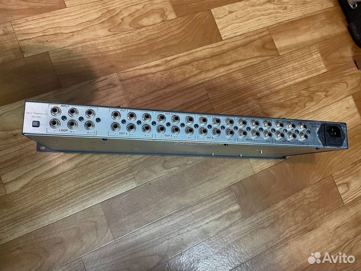 Распределитель видеосигнала Kramer VM-100C