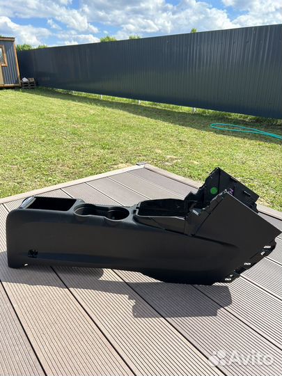 Продам консоль центральную Opel Mokka