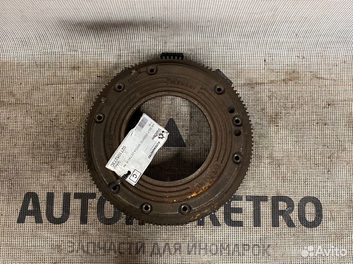 Маховик Volkswagen Golf 4 027105273D