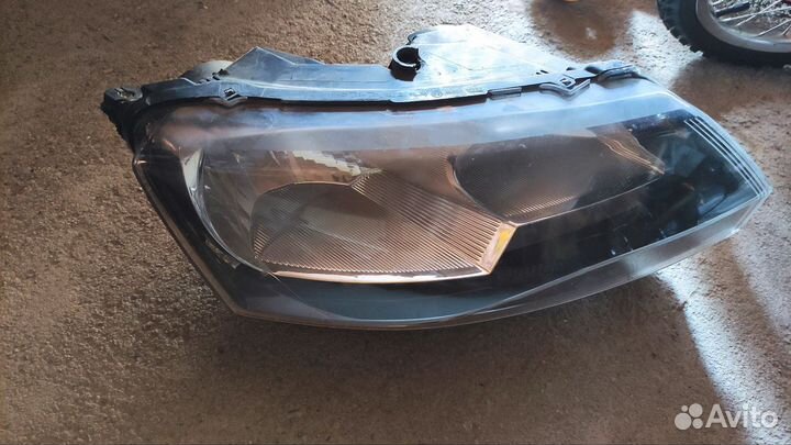 Фара правая передняя арт. 5JB941016