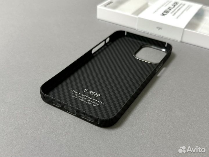 Чехол на iPhone 12 Карбоновый