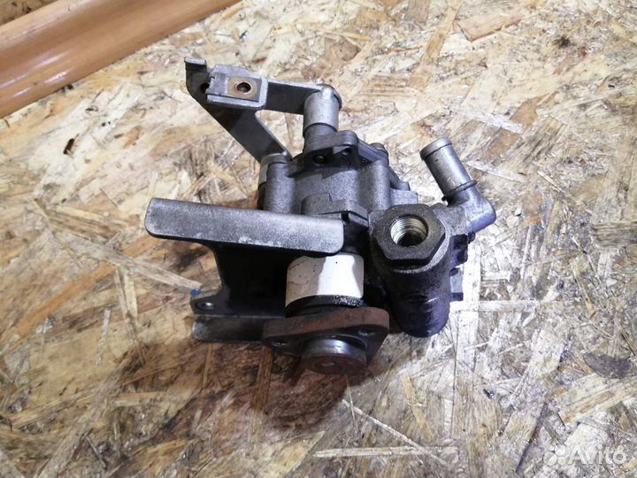 Насос гур бмв Е39 2.5 М54 бу оригинал