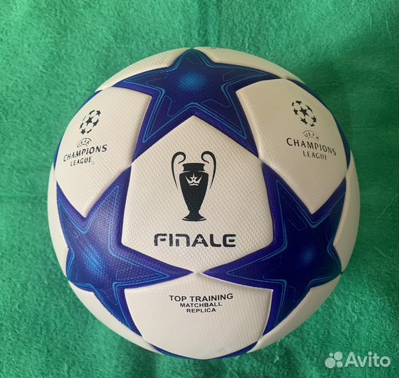 Футбольный мяч