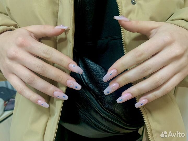 Модель на маникюр/наращивание ногтей