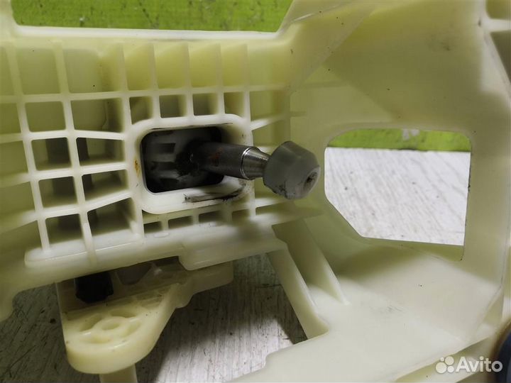 Кулиса кпп Хендай i30 12-17