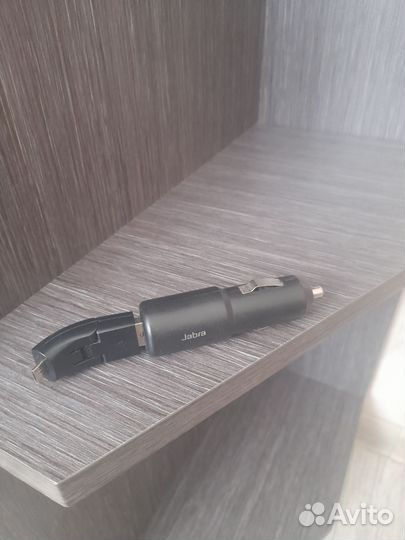 Зарядка для bluetooth гарнитуру в машину