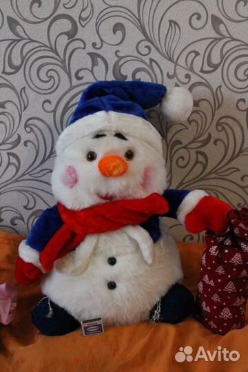 Большой Снеговик и игрушки