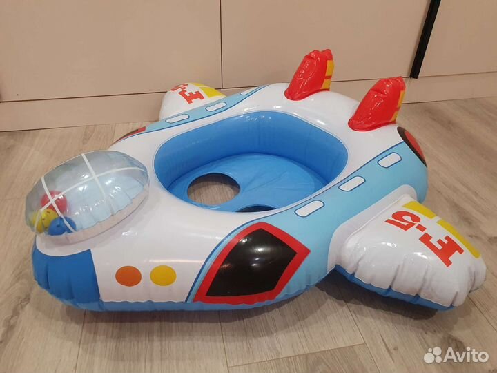 Надувной круг для плавания