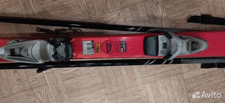 Горные лыжи и горнолыжные ботинки