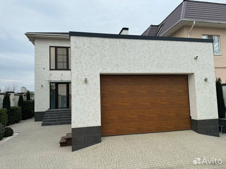 Секционные ворота